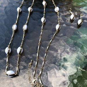 LB Necklace Loopable White Bead Gold-tone 2 Pair Matching Earrings